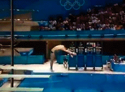 Gif animé d'un plongeon olympique raté